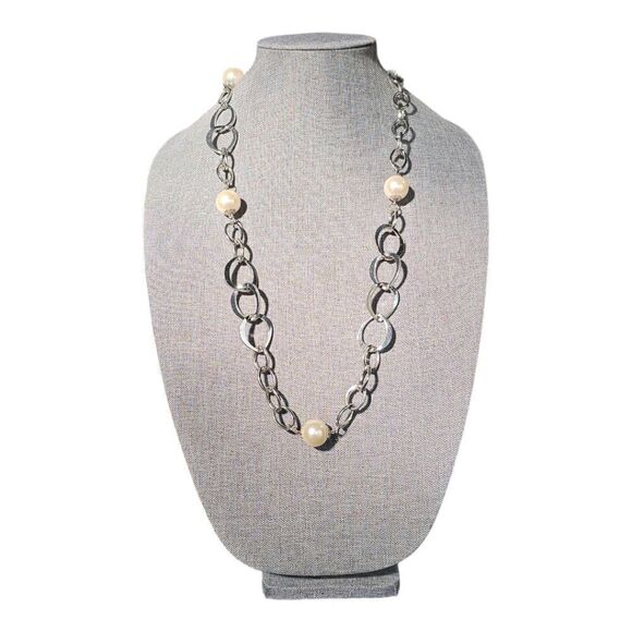 Pearlescent Silver-tone Link Gala Statement Necklace - Picture 1 of 11